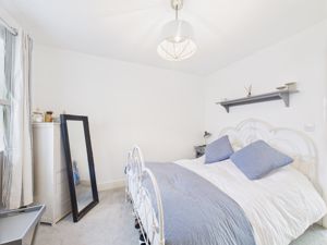 Bedroom- click for photo gallery